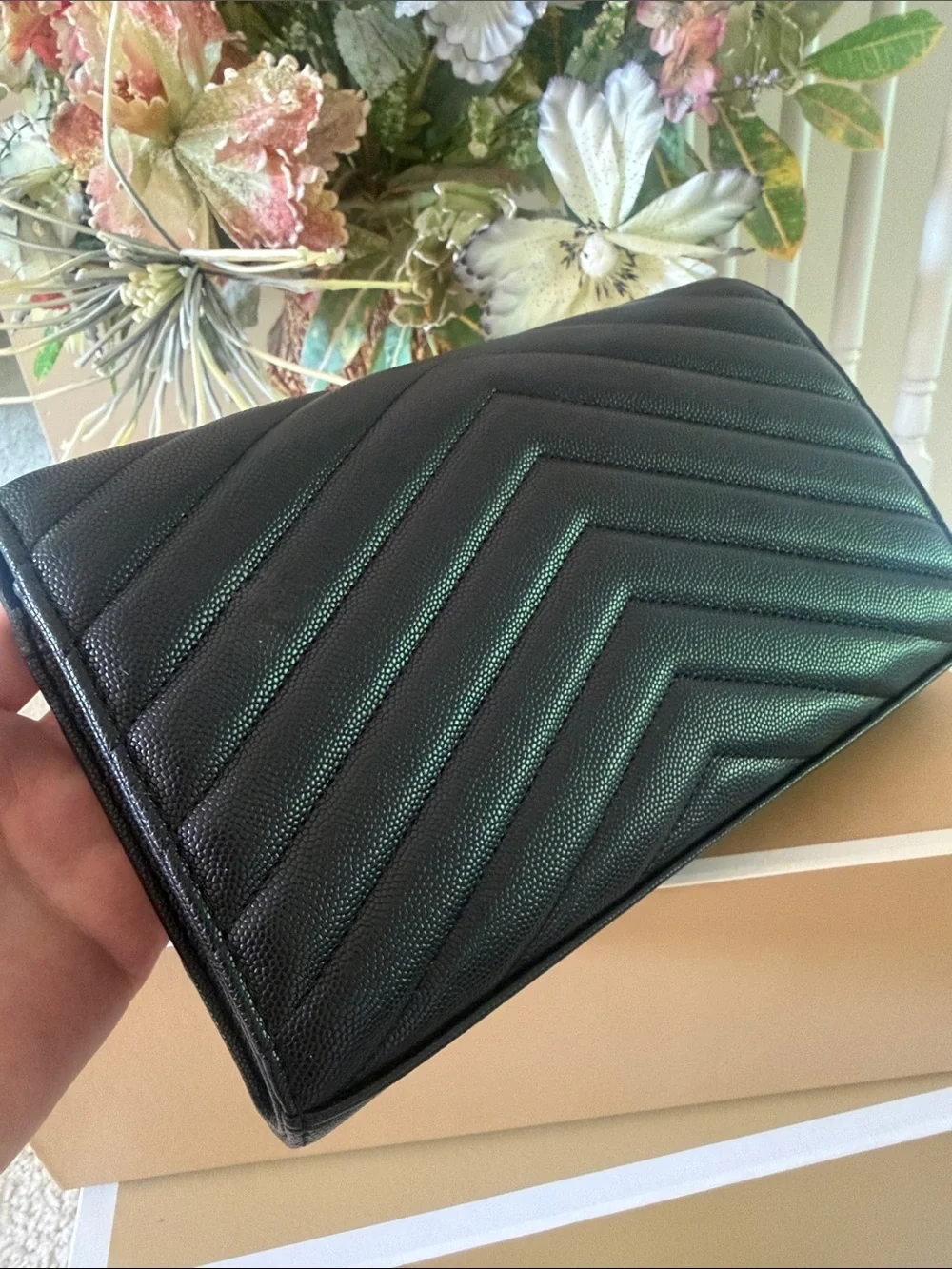 Design Crossbody Purses Black Chrome 9x6 - Picture 2 of 9